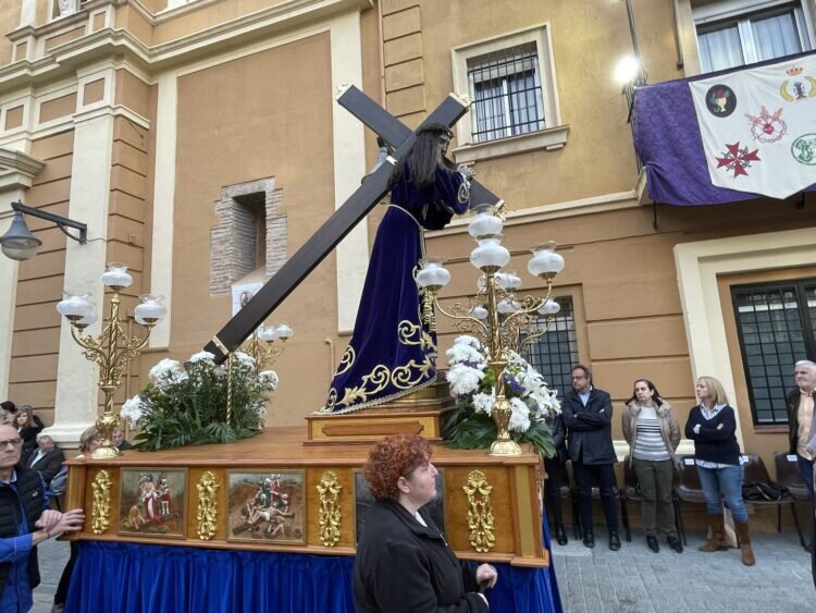 La Semana Santa Marinera celebra esta noche la resurrección tras una Procesión del Sto. Entierro muy numerosa