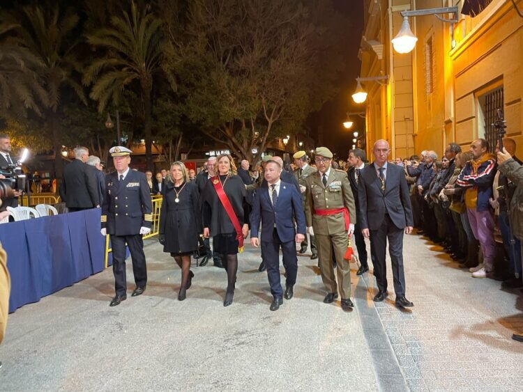 La Semana Santa Marinera celebra esta noche la resurrección tras una Procesión del Sto. Entierro muy numerosa