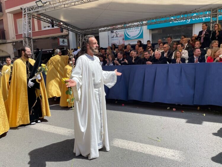 El desfile de Resurrección cierra la Semana Santa Marinera