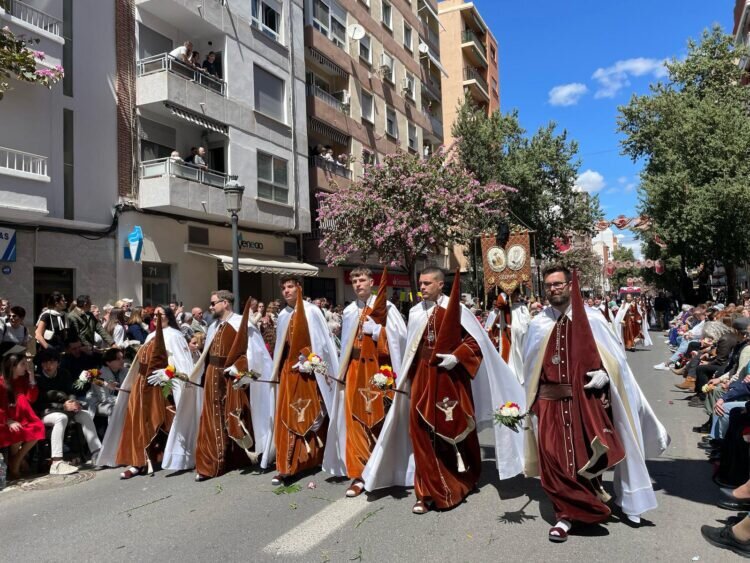El desfile de Resurrección cierra la Semana Santa Marinera