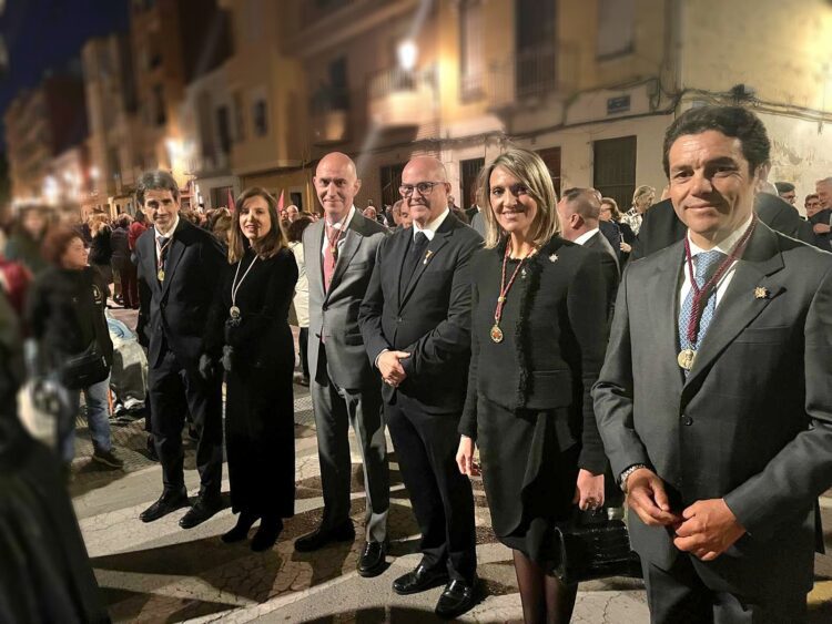La Semana Santa Marinera celebra esta noche la resurrección tras una Procesión del Sto. Entierro muy numerosa