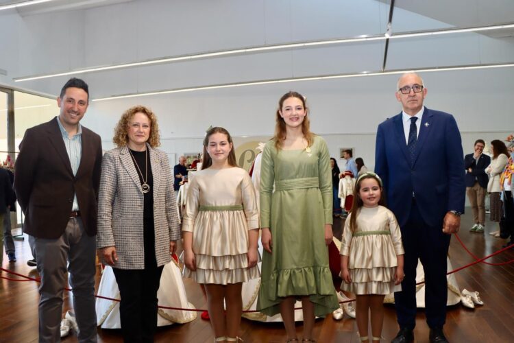 Torrent aguarda la Resurrección de Cristo tras la procesión del Santo Entierro