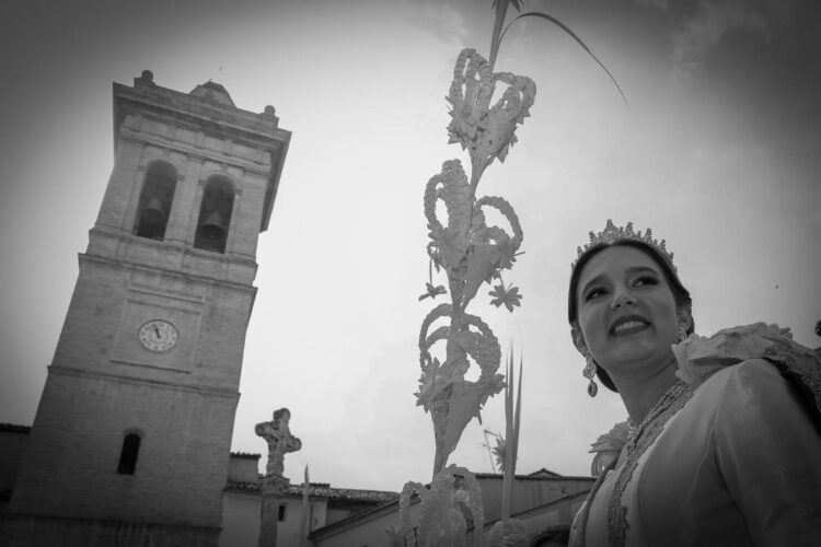 Torrent celebra su Encuentro Glorioso presidido por la Reina del Encuentro y da paso a la Pascua