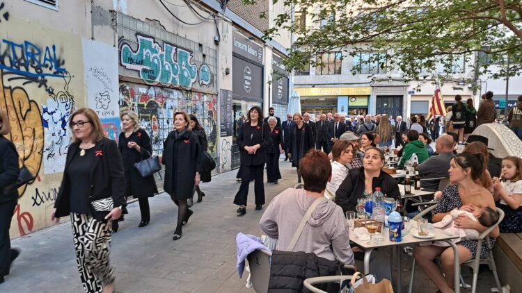La processó de Sant Jordi recorre el cor del Cap i Casal