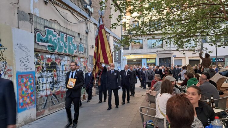 La processó de Sant Jordi recorre el cor del Cap i Casal