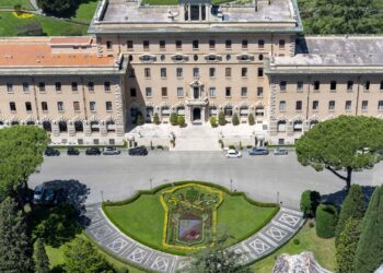 El arte florece en los Jardines Vaticanos
