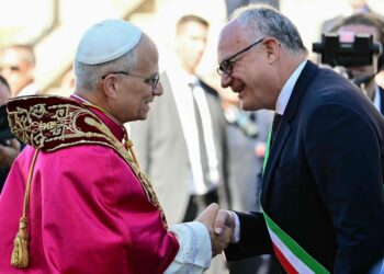 Roma da la bienvenida a su nuevo Obispo. León XIV: "Soy romano con ustedes"