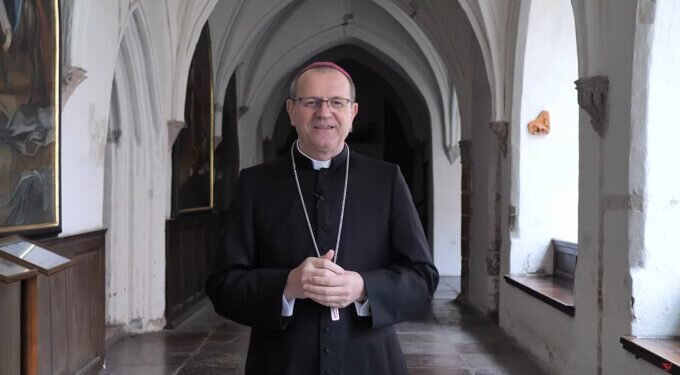 Los obispos polacos advierten que el nuevo plan de estudios contradice los valores cristianos y familiares