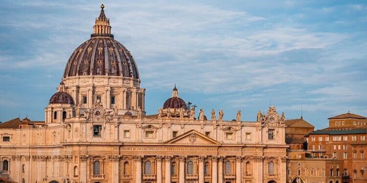 El presidente, el vicepresidente y el secretario general de la CEE, en la Misa de inicio del Pontificado de León XIV este fin de semana