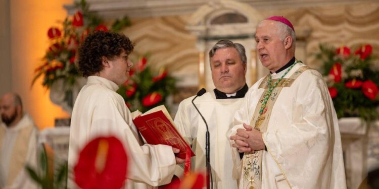 Giuliodori: la Iglesia necesita un Papa que ame al Señor, al servicio de su pueblo