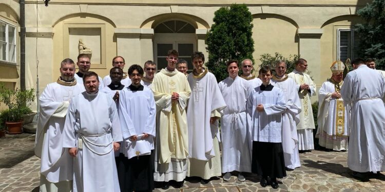 Marez Lehocki ordenado sacerdote