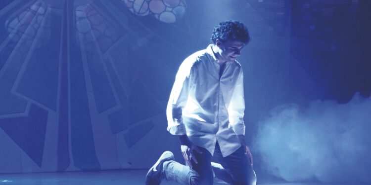 ‘Original. el paso de Carlo’: el musical que llena teatros en España para dar a conocer al santo ‘millennial’