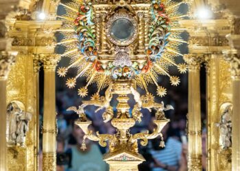 La Custodia del Corpus de la Catedral de Valencia luce renovada tras su restauración y limpieza