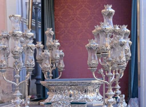 Nuevas andas para la imagen peregrina de la Virgen de los Desamparados sufragadas por la Hermandad de Seguidores