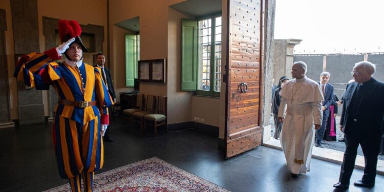 León XIV regresa al Vaticano despues de unos dias en Castel Gandolfo