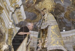 basilica besamanos sacerdotes 50 mjesus 02