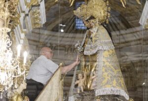 basilica besamanos sacerdotes 50 mjesus 13