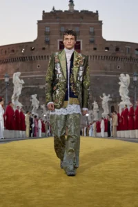 dolce gabbana alta sartoria 2025 coleccion looks saco verde
