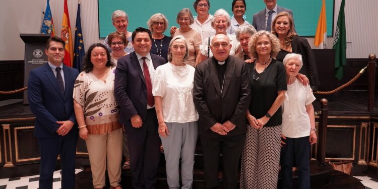 La Universidad Católica de Valencia entrega su Medalla de Oro a la Congregación de Hermanas de la Caridad de Santa Ana
