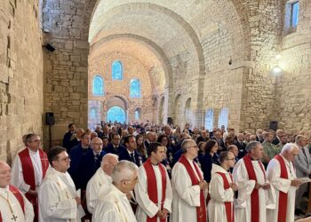 Gran acogida del Santo Cáliz a su llegada a San Juan De la Peña y Jaca