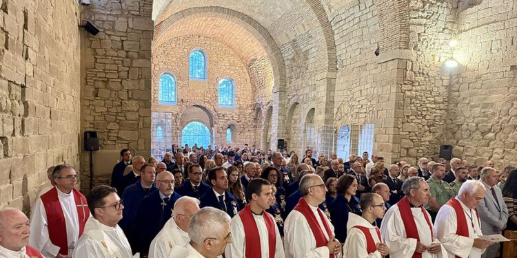 Gran acogida del Santo Cáliz a su llegada a San Juan De la Peña y Jaca