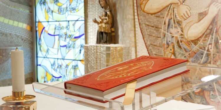 Lecturas para la celebración de la eucaristía en inglés, italiano y francés