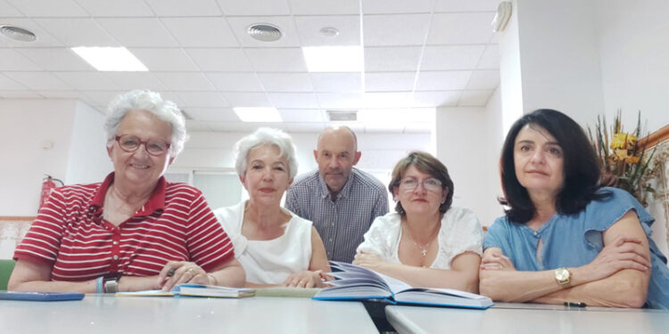 Cáritas diocesana de Córdoba recibe 8.400 euros de Diputación para atender a personas mayores