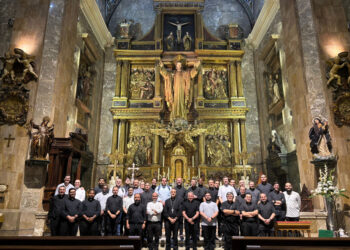 Sacerdotes ordenados en la diócesis de Córdoba participan en el decenio con el Obispo