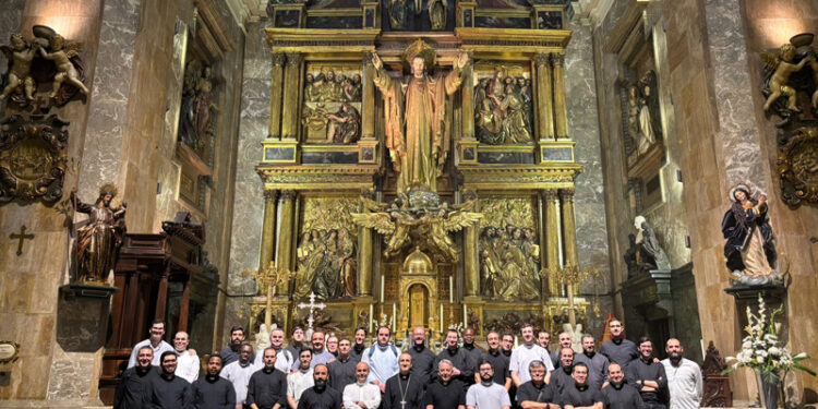 Sacerdotes ordenados en la diócesis de Córdoba participan en el decenio con el Obispo