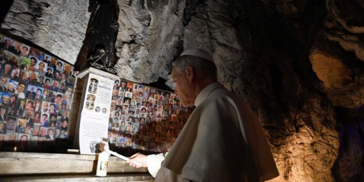 El Papa visita el Santuario de la Madonna delle Grazie en Mentorella