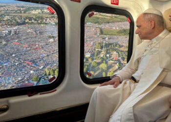 Vigilia en Tor Vergata. Espectacular llegada de León XIV para la Vigilia con los Jóvenes