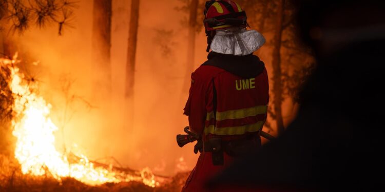 Devastadora ola de incendios en Galicia destruye dos iglesias en O Barco de Valdeorras (Ourense): "La reconstrucción parece un desafío"