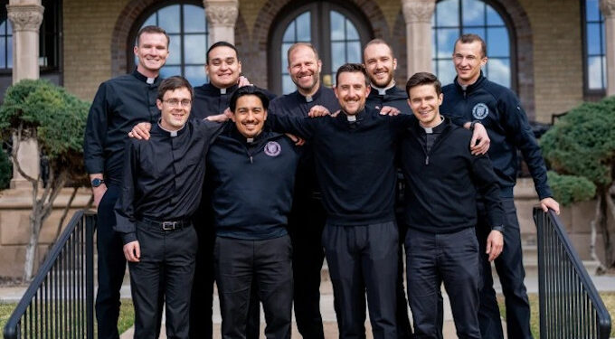 La Archidiócesis de Denver ha recibido más de 900 nombres de jóvenes propuestos por sus comunidades