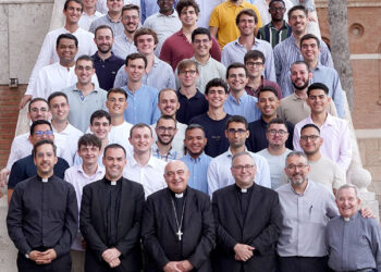 El Arzobispo de Valencia preside la apertura de curso del Seminario Mayor que se inicia con 60 seminaristas