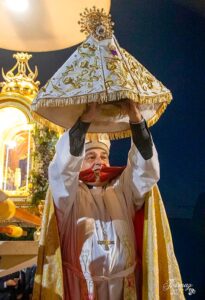 El Arzobispo de Valencia recibe en Utiel la imagen de la Virgen del Remedio, tras la bajada de su santuario 3 El Arzobispo de Valencia recibe en Utiel la imagen de la Virgen del Remedio, tras la bajada de su santuario