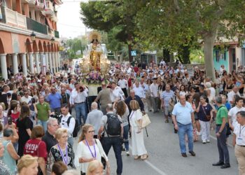 La imagen peregrina de la Virgen de los Desamparados ha visitado Náquera