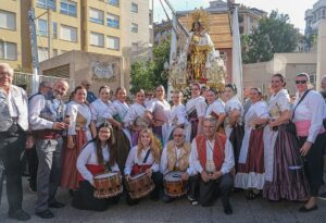 La parroquia Santa Teresa de Jesús de Valencia recibe la visita de la imagen peregrina de la Virgen 3 peregrina almenar web3