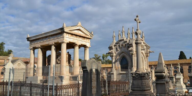 Hoy Domingo, conmemoración de los Fieles Difuntos