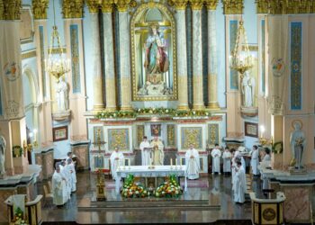 Villamarchante (Valencia) celebra el 125 aniversario de la dedicación y consagración de su iglesia, presidido por el Arzobispo Mons. Benavent