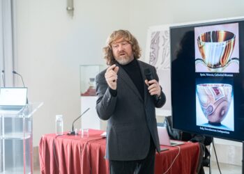 El experto italiano Dario del Bufalo asegura que el Santo Cáliz de Valencia se puede datar en el siglo I a.C