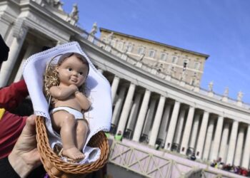 El Papa León XIV bendice los “Niños Dios” y pide oración por la paz de todos los niños del mundo