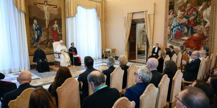 El Papa advierte: “Las nuevas generaciones deben ser apoyadas, no obstaculizadas” ante el avance de la IA