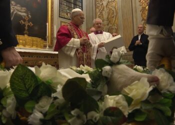 Presentan al Papa los corderos que serán bendecidos y cuya lana se utilizará para confeccionar los palios