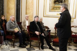 La Basílica de Valencia recibe la visita de representantes del Monasterio de Montserrat 3 basilica monserrat 2