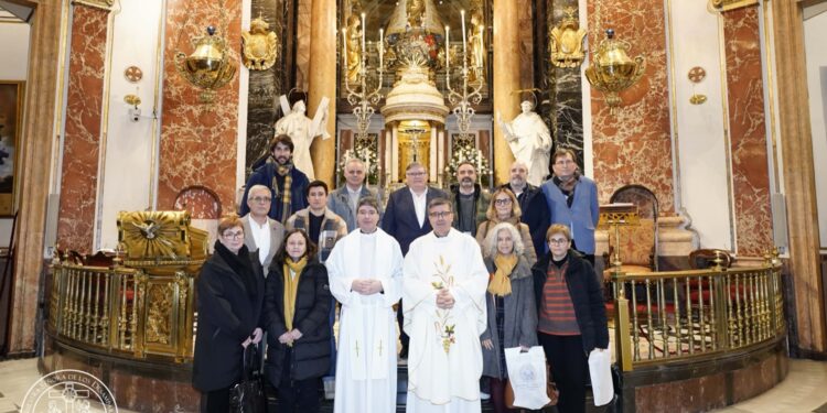 La Basílica de Valencia recibe la visita de representantes del Monasterio de Montserrat 1 La Basílica de Valencia recibe la visita de representantes del Monasterio de Montserrat