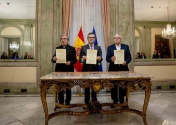 España y la Iglesia católica firman un acuerdo para indemnizar a las víctimas de abusos sexuales