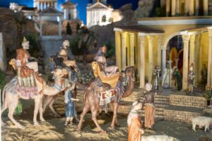 La parroquia San Esteban de Valencia dedica su belén a ‘Los magos, peregrinos de esperanza’ 4 san luis bertran san esteban vgutierrezVLC 20251230 50