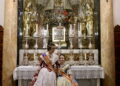 Las Falleras Mayores de Valencia acuden a la Virgen de los Desamparados